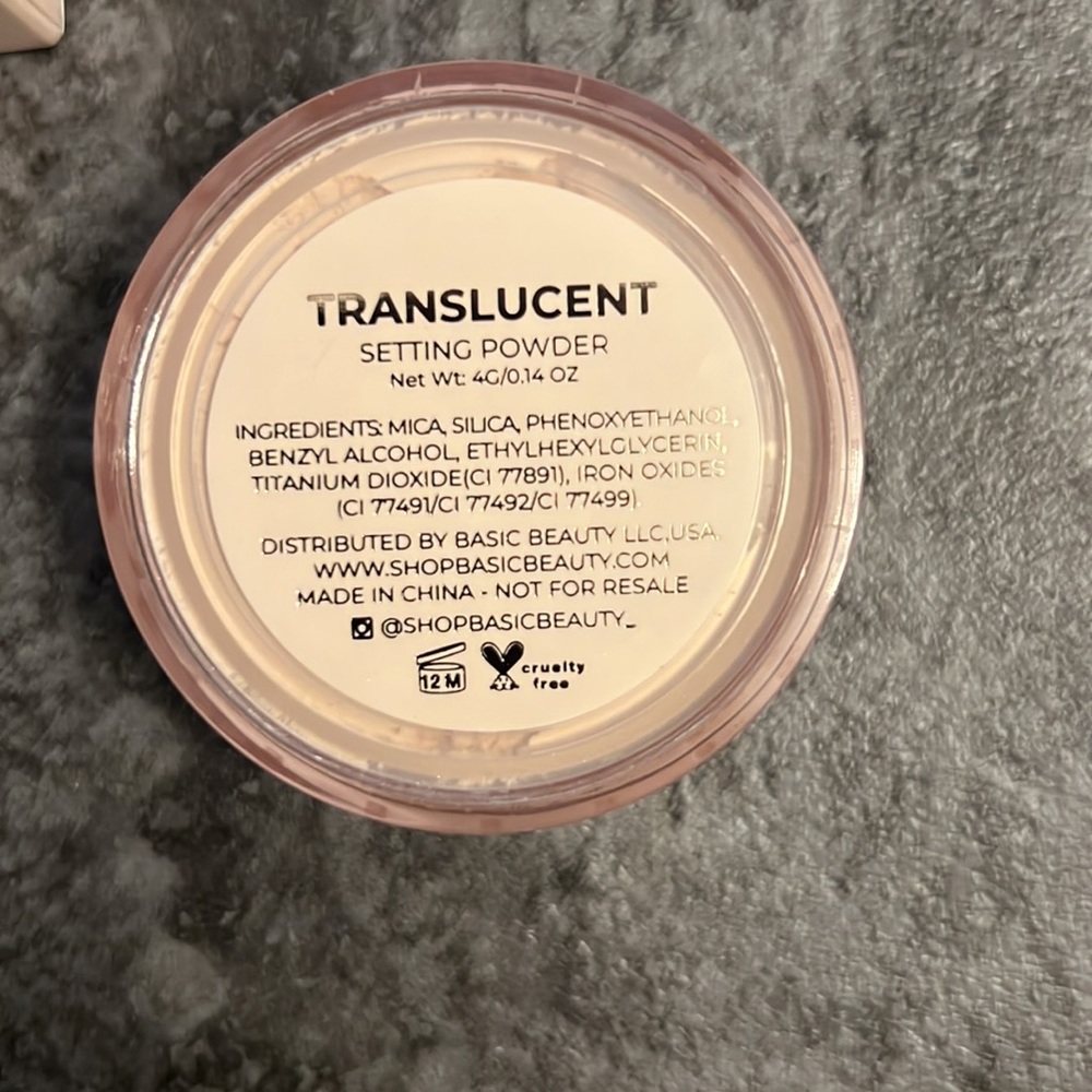 Basic Beauty Translucent Setting Powder - Picture 3 of 4